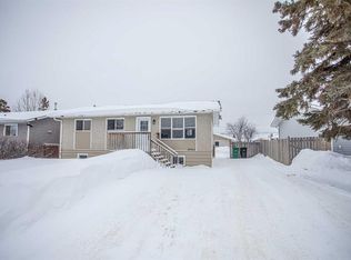 10011 W 100th St, High Level, AB T0H 1Z0