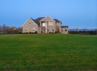 5328 Blueberry Ln, Haslett, MI 48840
