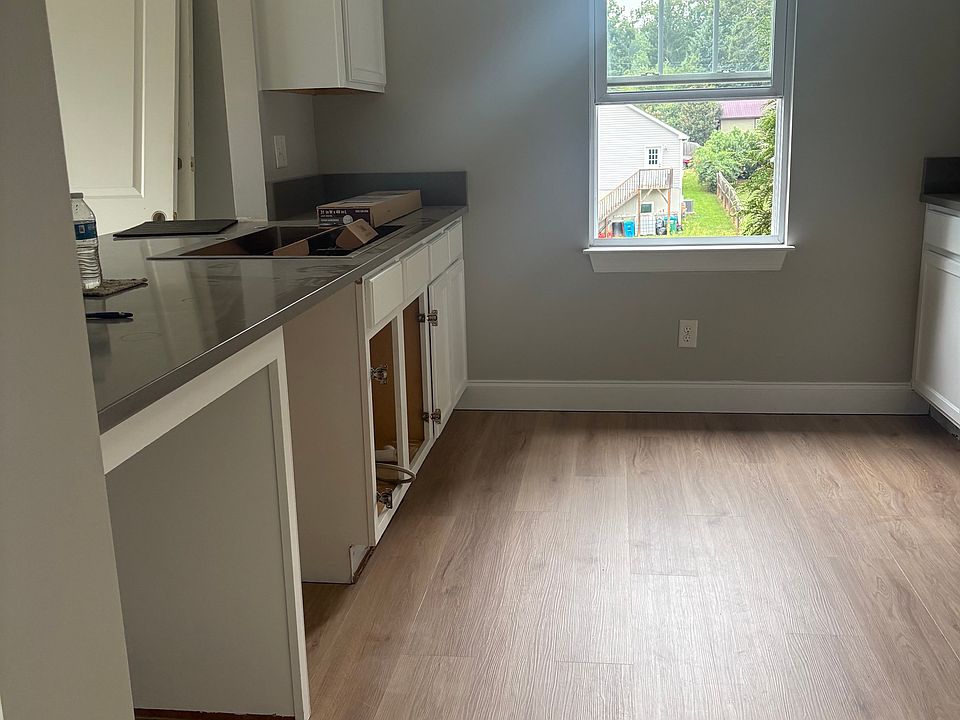 kitchen / appliances coming this week