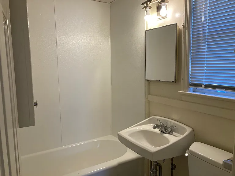 8 Quebec St #4 — Photo 12