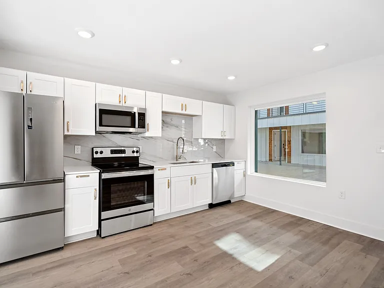5025 San Jacinto St #304 — Photo 2