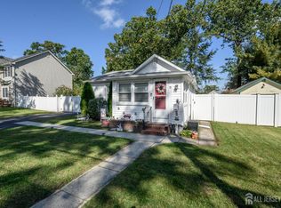 73 Walnut St, Spotswood, NJ 08884