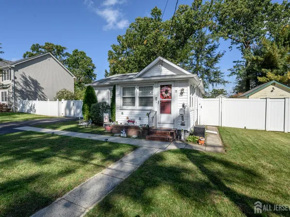73 Walnut St, Spotswood, NJ 08884