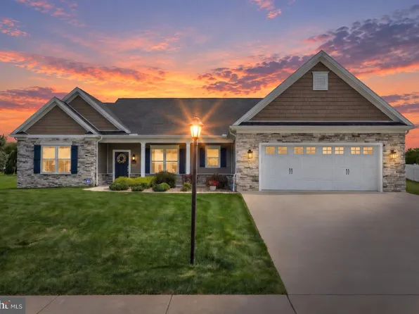 15 Onyx Rd, New Oxford, PA 17350