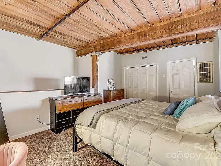 201 S Hoskins Rd #321 — Photo 16