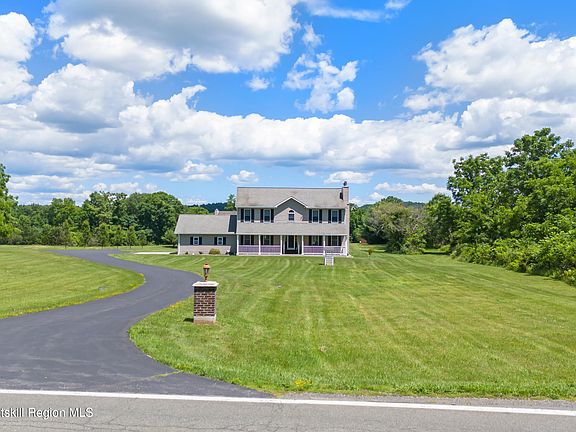 2nd image of 311 Middle Road
