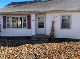 130 S Adams St, Sheffield, IL 61361