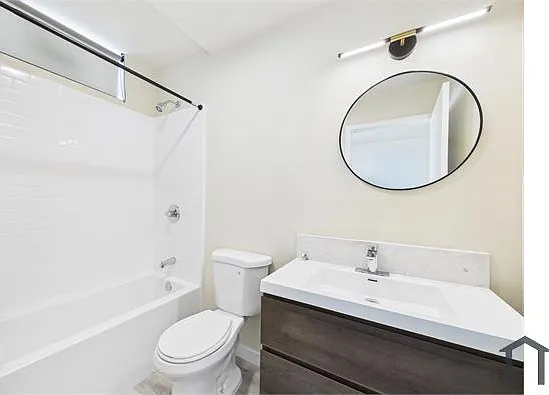 8457 Langdon Ave — Photo 7