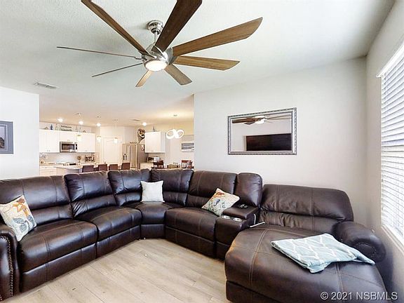 3rd image of 2804 Star Coral Ln
