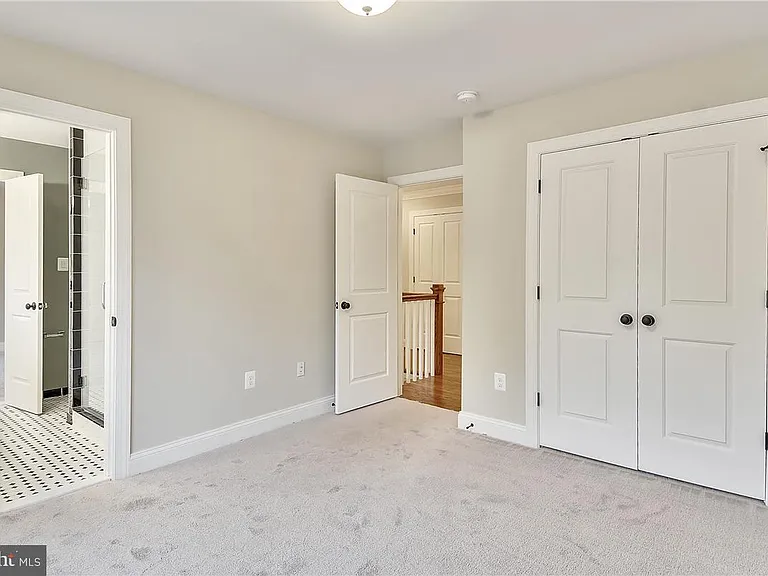 2205 N Edison St — Photo 24