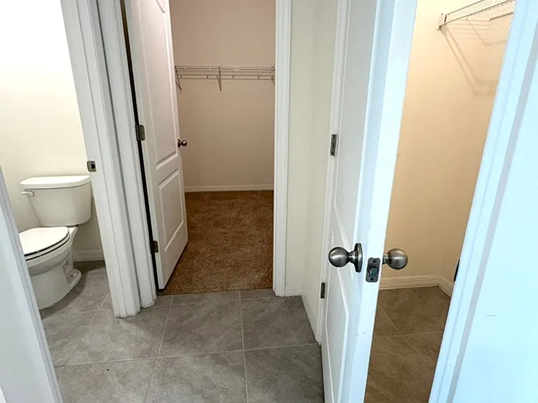 709 Versailles Ln — Photo 9