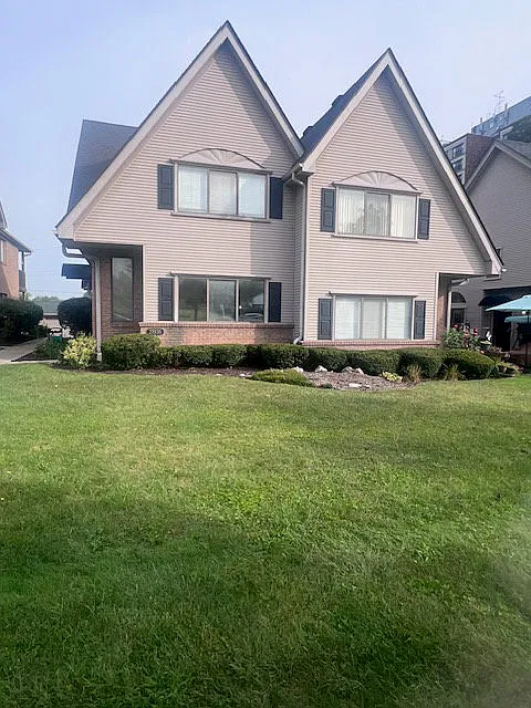 2 bed, 1.0 bath, 963 sqft, $1,750 — Photo 1