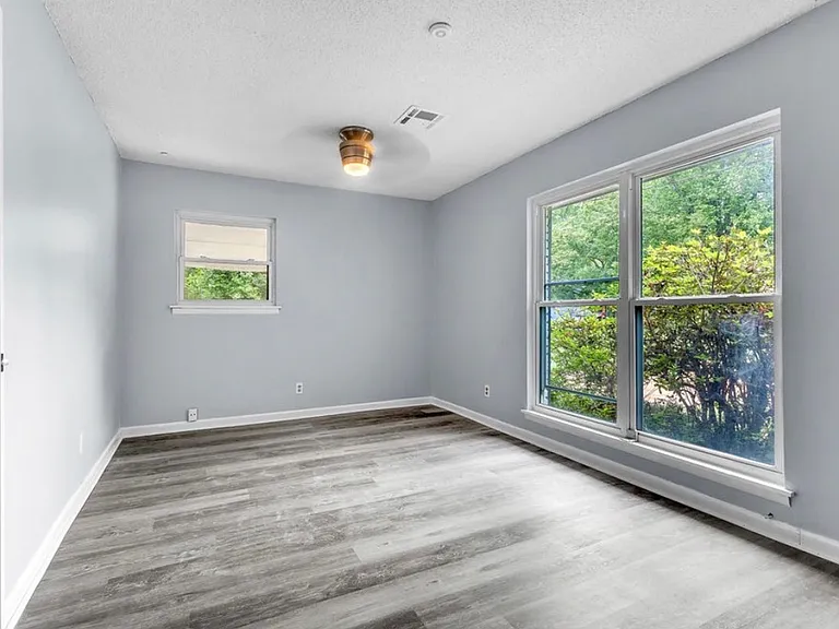 3692 Fairfield Dr — Photo 9