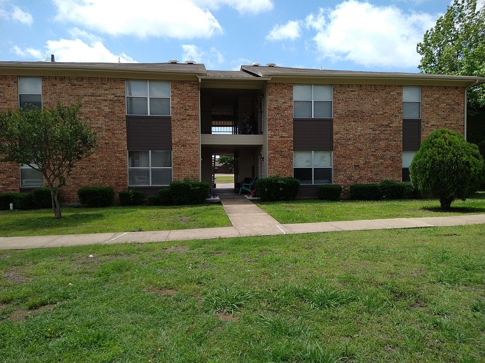 2nd image of 330 N Erby Campbell Blvd #1