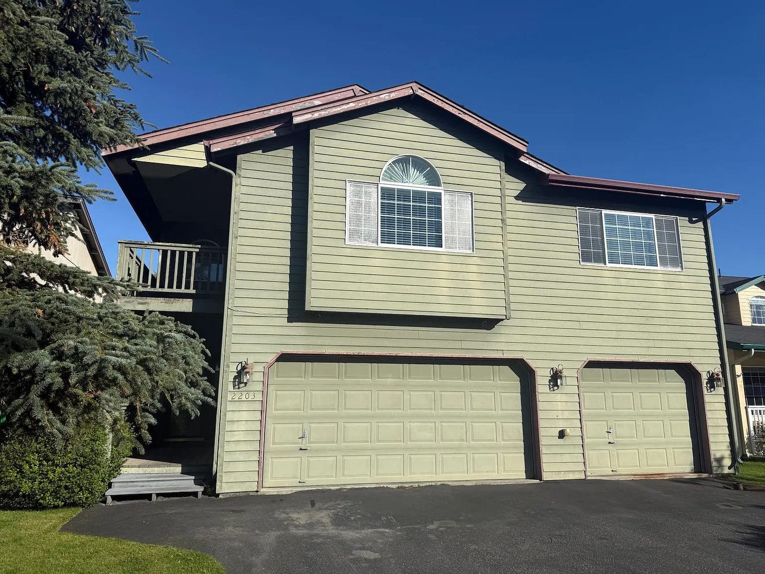4 bed, 2.5 bath, 2216 sqft, $3,650 — Photo 1