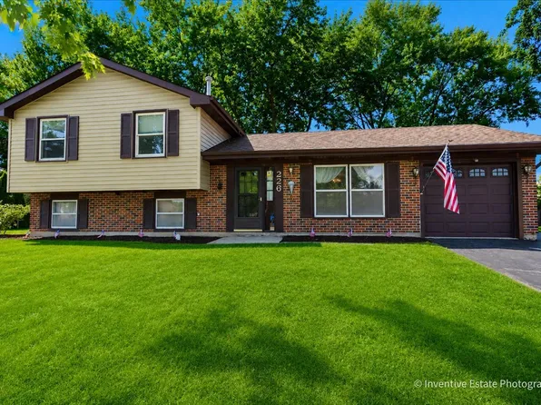 226 Lincolnshire Ct, Bolingbrook, IL 60440