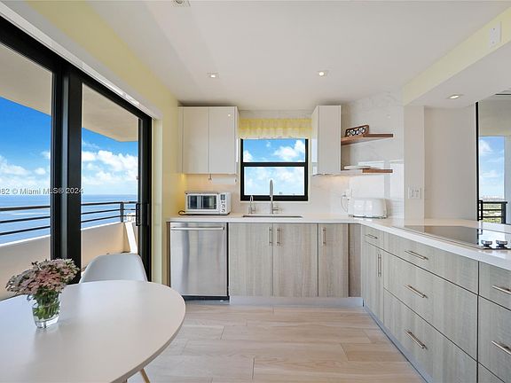 5th image of 2333 Brickell Ave #Penthouse 102