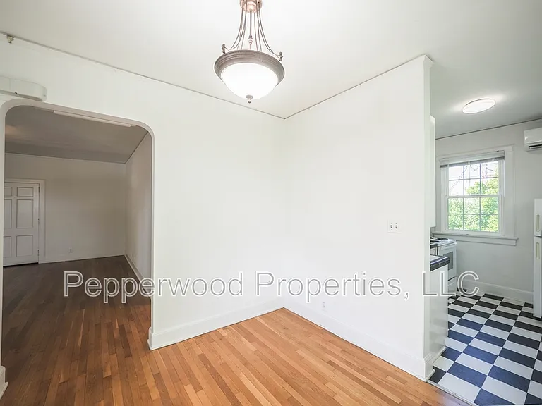 519 E Main St #3 — Photo 8