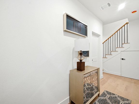 5th image of 2212 Lou Ellen Ln #B