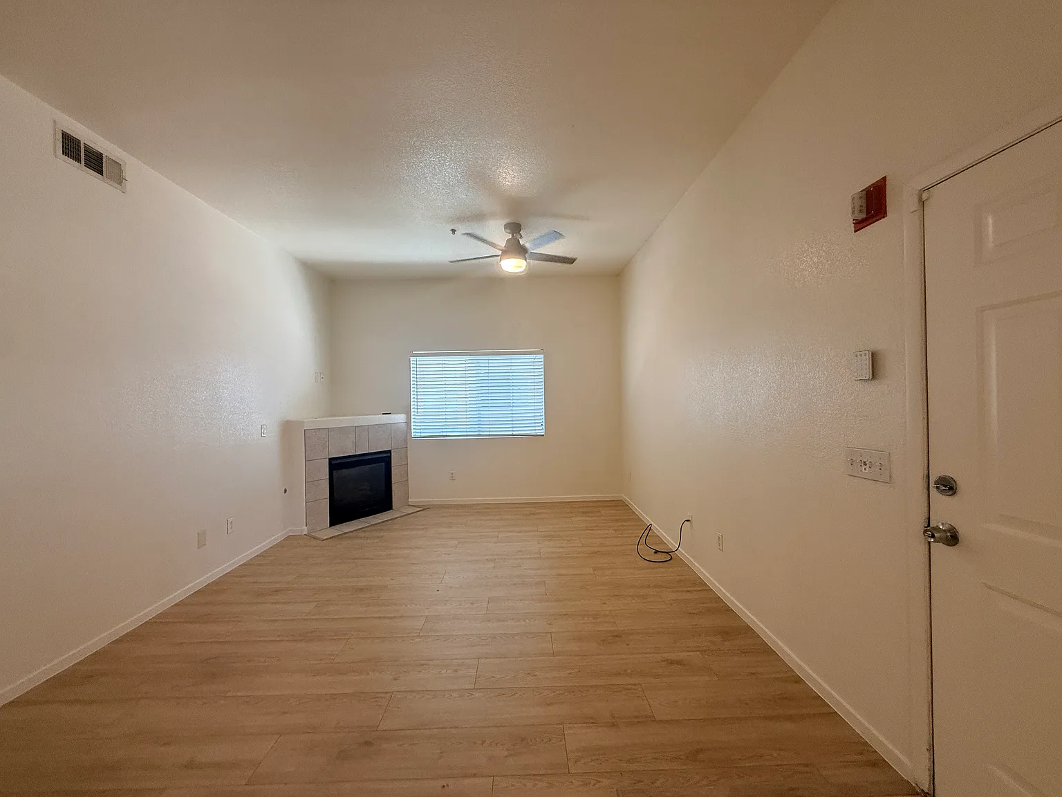 3 bed, 1188 sqft, $1,795 — Photo 2