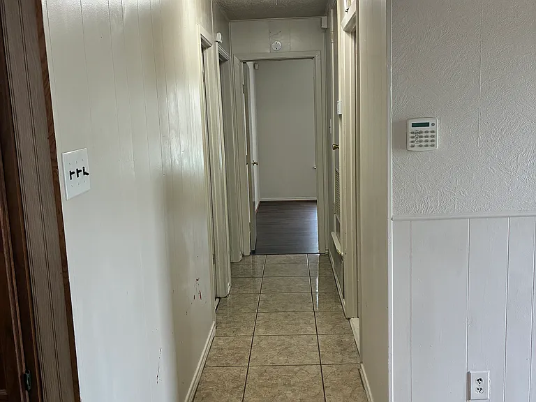 1213 Florence St — Photo 17
