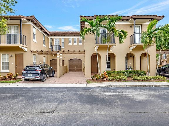 2nd image of 6858 Julia Gardens Drive #6858