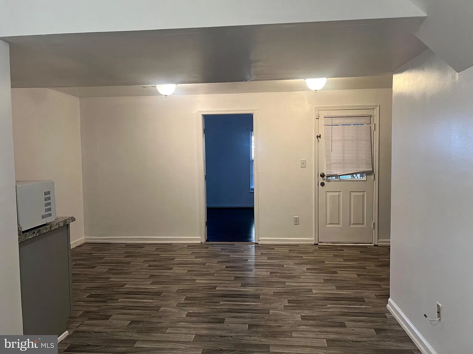 1 bed, 1.0 bath, 2056 sqft, $1,500 — Photo 4
