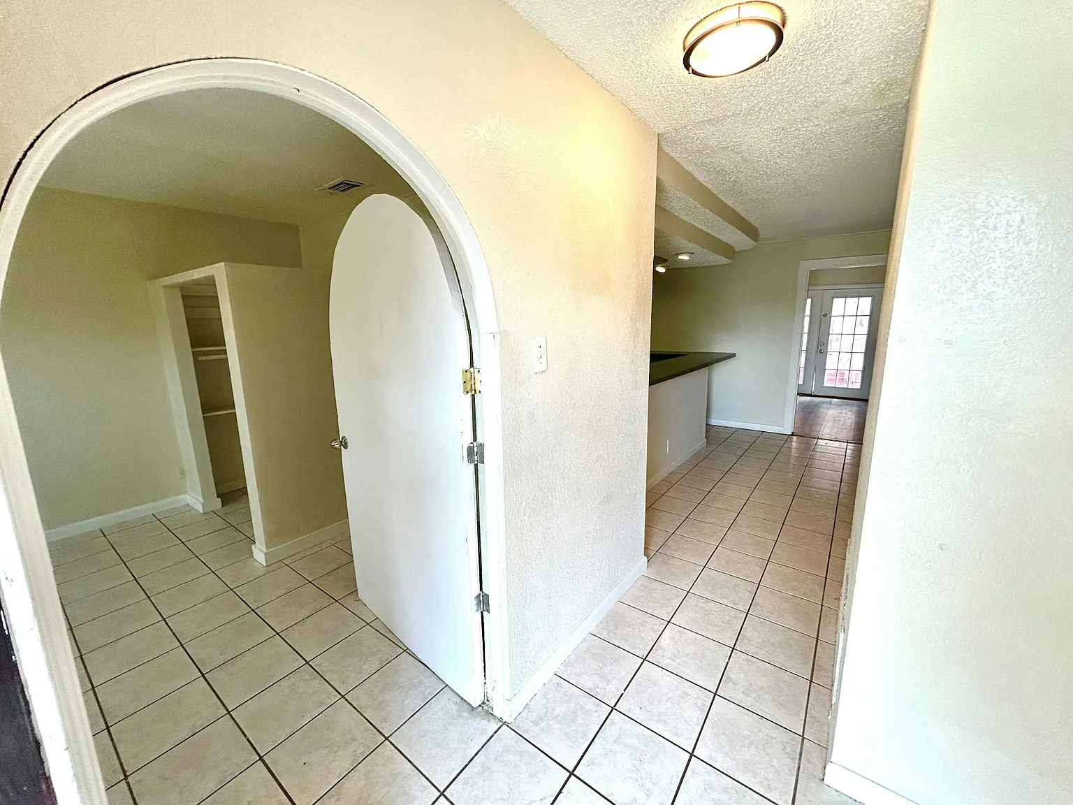 4631 Argonne Drive, Unit 4 — Photo 3