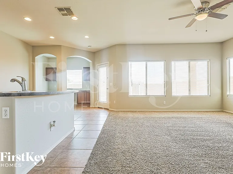 33827 N Slate Creek Dr — Photo 6