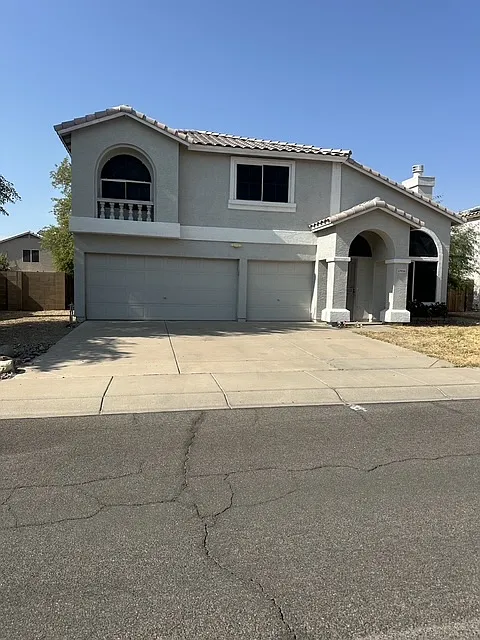 4 bed, 2272 sqft, $3,000 — Photo 1