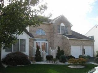 10 Parker Ct, South Amboy, NJ 08879