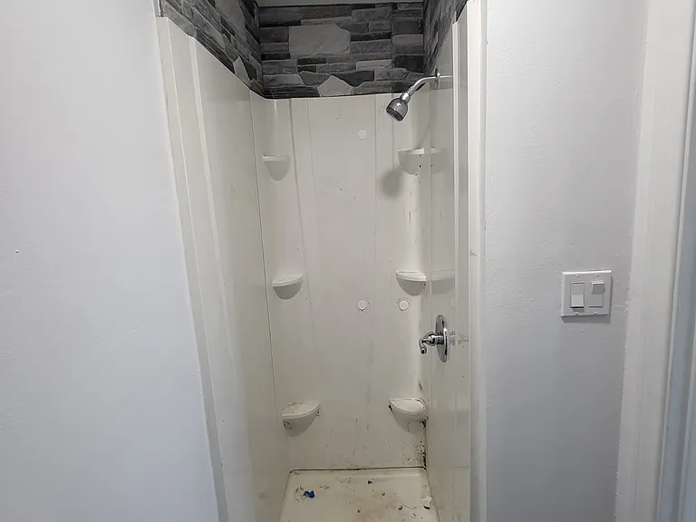 1629 Highland St #3 — Photo 7