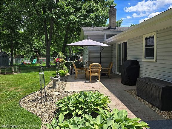 3rd image of 4320 Wedgewood Dr