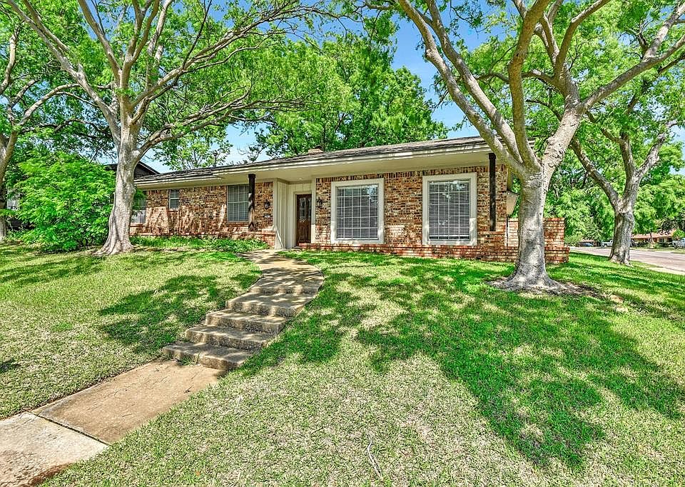 1st image of 2901 Mimosa Dr