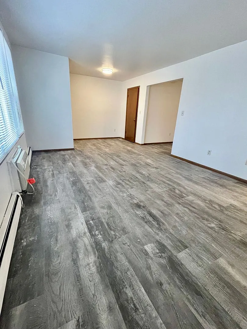 1524 E Providence Ave — Photo 3