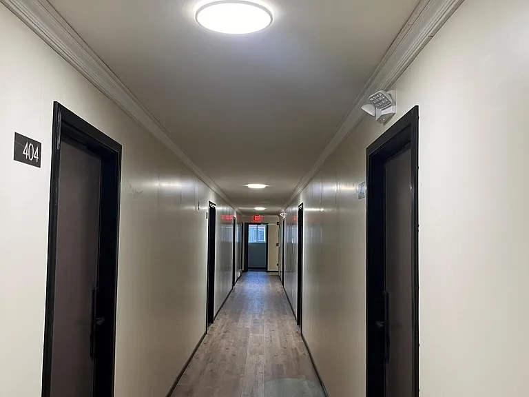 Maverick Apartments — Photo 6