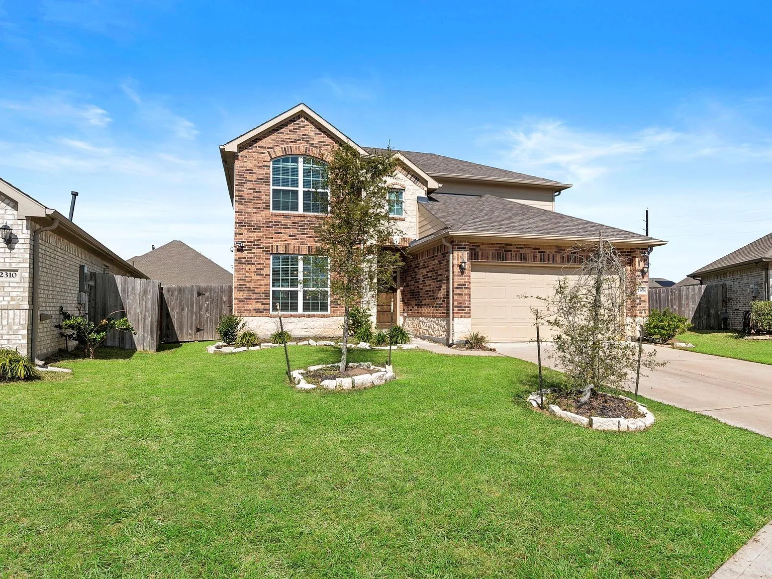 4 bed, 2.5 bath, 2490 sqft, $2,399 — Photo 1