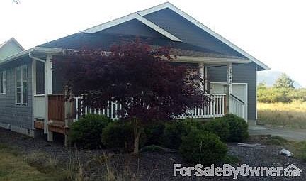 Front View
						:
						Front view with Tillamook Head in background