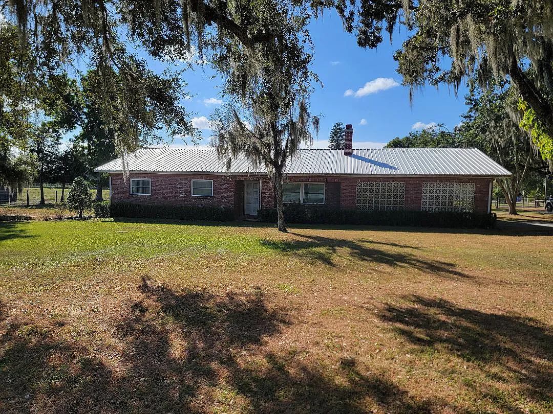3 bed, 1600 sqft, $2,200 — Photo 1