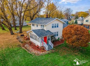 12259 Lakeshore Dr, La salle, MI 48145