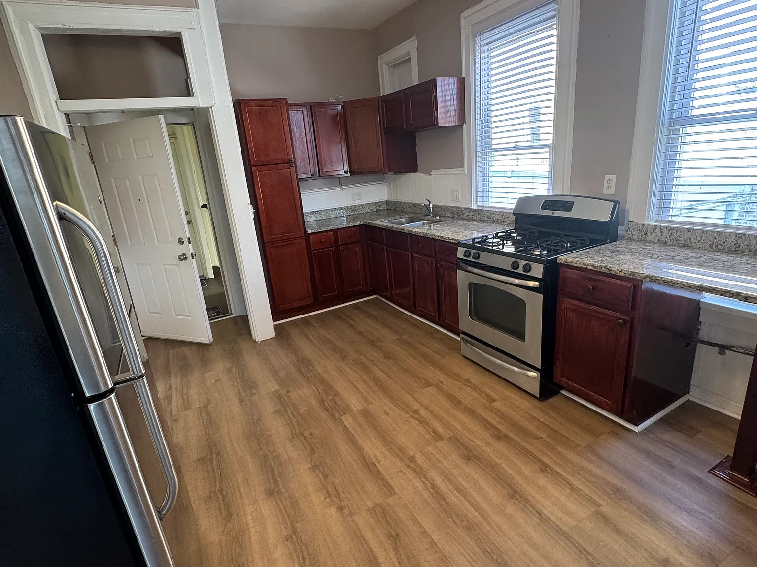2 bed, 1.0 bath, $2,000 — Photo 2
