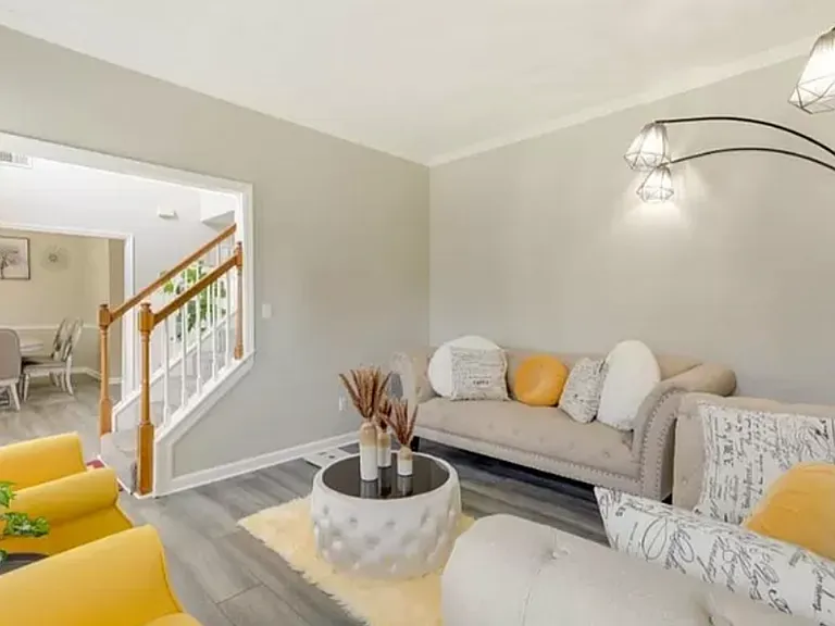 7136 Woodstone Dr — Photo 6