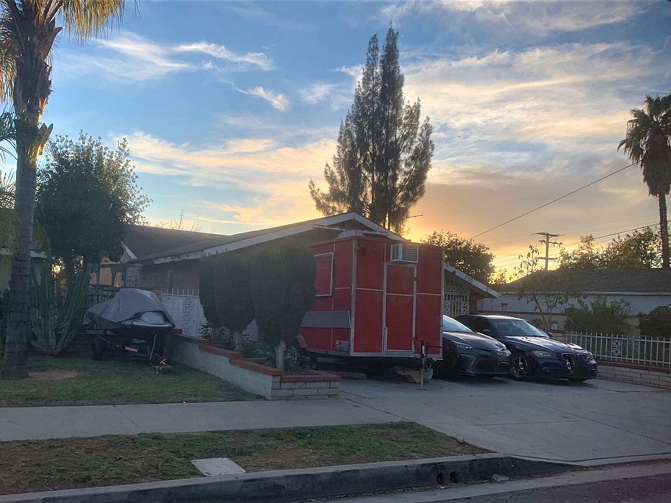 2nd image of 725 Date St
