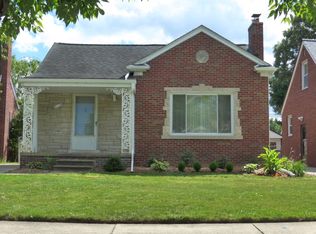 21168 Lochmoor St, Harper Woods, MI 48225