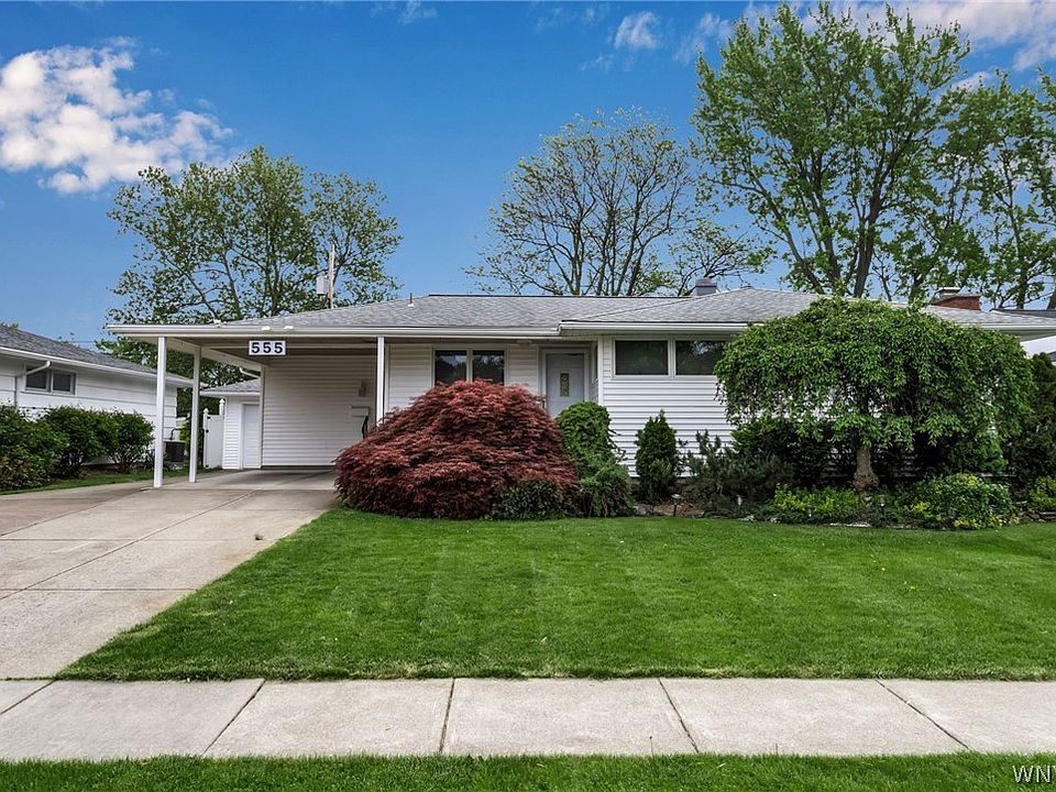 1st image of 555 Lynbrook Ave