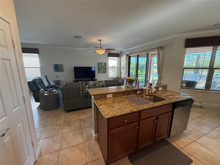 352 Laurel Falls Dr — Photo 17
