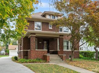 931 W Downer Pl, Aurora, IL 60506