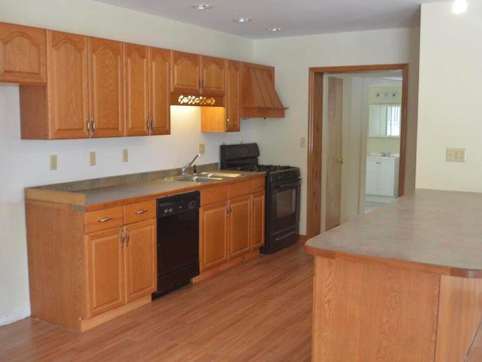 2nd image of 236 Vine St