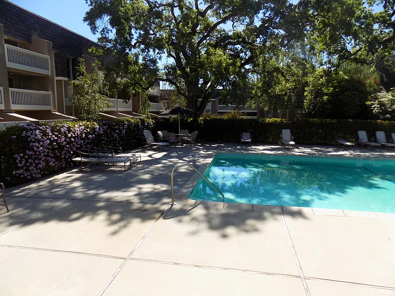 675 Sharon Park Dr #147 — Photo 20
