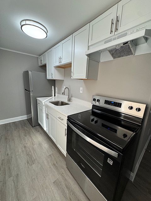 1st image of 638 Cyril Ave #638